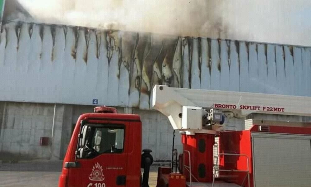 Ασπρόπυργος: Πυρκαγιά ξέσπασε σε εργοστάσιο